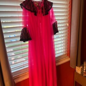 Vintage hot pink nightgown set